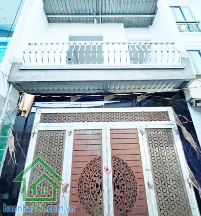 CHỈ HƠN 3 TỶ – NHÀ 2 TẦNG – HẺM XE HƠI TỚI CỬA Ngay Chiến Lược – Tân Hoà Đông – Bình Tân – Sát AEON Mall DT: 36m² (4x9m) – Nhà mới xây 100% Kết cấu: 1 trệt 1 lầu. 2PN, 2WC