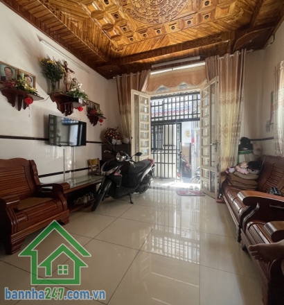 CHỈ 4.8 TỶ – LÔ GÓC 2 MẶT THOÁNG – NHÀ ĐẸP ỐP GỖ – TÂY THẠNH, TÂN PHÚ.  Diện tích: 40m² (4 x 10m), sổ hồng vuông vức. Kết cấu: 1 trệt 2 lầu – 3PN – 2WC, nhà mới 100%