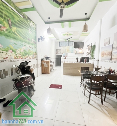 CHỈ 6,4 TỶ - MTKD ĐƯỜNG RỘNG 10M – KHU BÀU CÁT, TÂN BÌNH - DT: 68m² (3.85x18m) - 3PN. Diện tích: 68m² (3.85x18m). Kết cấu: 1 trệt, 1 lửng, 3PN. Mặt tiền đường rộng 10m, có lề rộng 2m, để xe thoải mái
