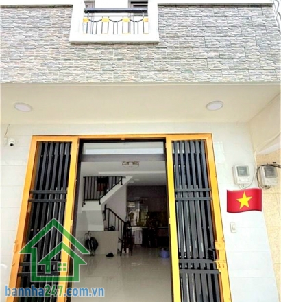 CHỈ 5,2 TỶ – SIÊU PHẨM TÂN PHÚ – HẺM XE TẢI ĐẬU NGAY NHÀ – NGANG 4M VUÔNG VỨC – NHÀ ĐẸP Ở NGAY Trung tâm Quận Tân Phú – gần Công viên nước Đầm Sen Diện tích: 34m² – ngang 4m vuông vức, rất thoáng. Kết cấu: 1 trệt + 1 lầu (2 tầng) 2 PN – 2 WC