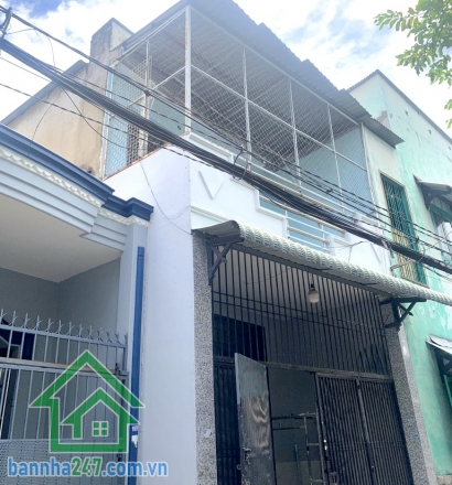 CHỈ 4.95 TỶ - GÒ XOÀI – NHÀ 2 TẦNG – XE TẢI ĐẬU TRƯỚC CỬA – SỔ RIÊNG – 4x13m – SÁT CHỢ & TRƯỜNG HỌC * Diện tích 4 x 13m, vuông vức. * Kết cấu 1 trệt 1 lầu, nhà mới, dọn vào ở ngay. * Hẻm xe tải đậu trước cửa, thuận tiện kinh doanh nhỏ, cho thuê hoặc đ
