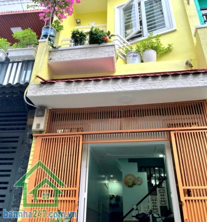 CHỈ 3,86 TỶ – NHÀ 2 TẦNG ĐÚC – HẺM XE HƠI – LÊ THÚC HOẠCH – TÂN PHÚ Vị trí: hẻm xe hơi đỗ cửa, ngay chợ Tân Hương, thuận tiện di chuyển Vườn Lài – Lũy Bán Bích, gần trường học, UBND phường.  