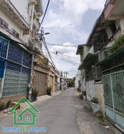 BÁN GẤP – NHÀ CŨ BÁN ĐẤT – HXH 8M – NGANG 6M – 6 TỶ DT: 81.2m² (6 x 13m) – ngang rộng hiếm có, vị trí đẹp Nhà cũ – xác định bán đất, tiện xây mới 100% Vị trí chiến lược: gần Kinh Dương Vương, QL1A, Hương Lộ 2, Võ Văn Kiệt, Lê Văn Quới. 