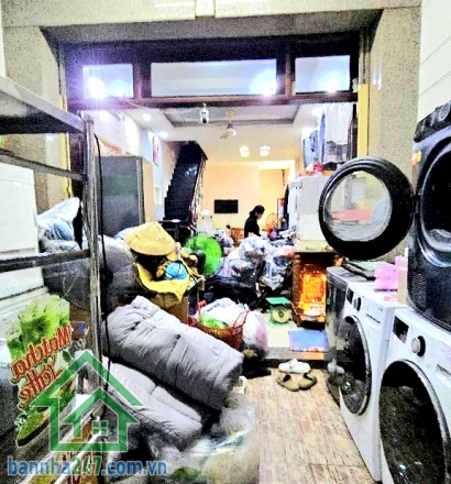 CHỈ 8,7 TỶ – KHU VIP BIỆT THỰ TÂN SƠN NHÌ - HẺM Ô TÔ 6M TRÁNH NHAU – XE TẢI NÉ THOẢI MÁI - 3PN – 2WC Diện tích: 64m² (4x16)m Kết cấu: 2 tầng (1 trệt + 1 lầu)