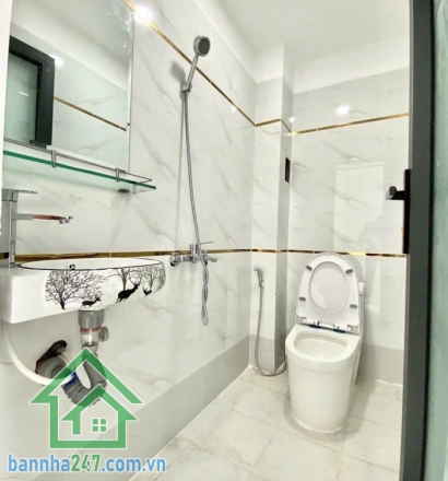 CHỈ 1,6 TỶ – NHÀ MỚI NGAY AEON CELEDON TÂN PHÚ – GIÁ TỐT KHÓ TÌM Diện tích: 2,6 x 6m (12m2). Kết cấu: trệt, lửng, lầu gồm 2PN, 2WC. Nhà mới đẹp, thiết kế hiện đại.