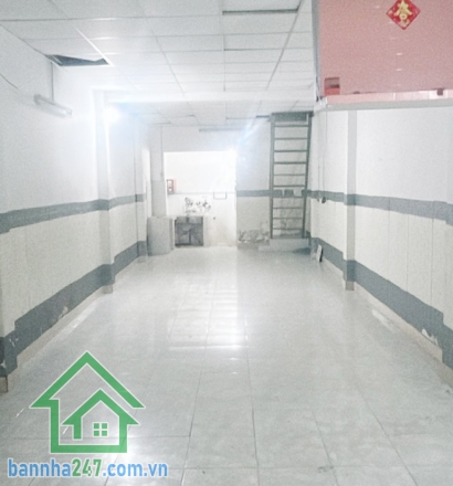 HẺM Ô TÔ 4M THÔNG – HUỲNH VĂN CHÍNH – HUỲNH THIỆN LỘC – TRỊNH ĐÌNH TRỌNG – KÊNH TÂN HÓA Diện tích: 64m2 (4 x 16m), khu vực được xây 5 tầng. Vị trí trung tâm, giáp Q10, Q11, Tân Bình. Gần bệnh viện, trường học các cấp, sát công viên Đầm Sen, chỉ hơn 10 phú