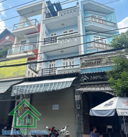 NHÀ MTKD NHỰA RỘNG 7M – 68M² – 3 TẦNG 9.5 TỶ  DT: 4 x 17m – 1 trệt 2 lầu – 4PN, 3WC  Gần chợ, trường học, bệnh viện, UBND quận  Mặt tiền kinh doanh sầm uất