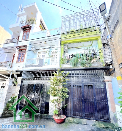 CHỈ 7,57 TỶ - NHÀ HẺM XE TẢI – THOẠI NGỌC HẦU – 83,8m² (4 x 21,5m) - 3 TẦNG BTCT – 4PN – 5 WC Diện tích: 83,8m² (4 x 21,5m) Kết cấu: 3 tầng BTCT.