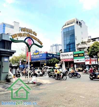CHỈ 7,4 TỶ - NGUYỄN LÂM – QUẬN 10 | KHU PHỐ ẨM THỰC SẦM UẤT - DT: 34M² - 4 TẦNG - 5 PN – 5 WC * Ngay Nguyễn Lâm – khu phố ẩm thực nhộn nhịp * Hẻm thông, chỉ 10m ra mặt tiền. Khu dân cư hiện hữu, ở – kinh doanh – cho thuê đều tốt