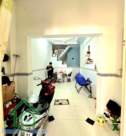 CHỈ 4,5 TỶ – HXH THÔNG – KHU VIP TÂN PHÚ – 3PN – CÓ DÒNG TIỀN • Diện tích: 40m² • Kết cấu: 1 trệt – 1 lửng – 1 lầu • Công năng: 3 PN – 3 WC • Có sân để xe - Mob 0933144037
