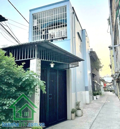 CHỈ 4,45 TỶ – HXH 4M THÔNG – KHU VIP TÂN PHÚ – 3PN – CÓ DÒNG TIỀN • Diện tích: 40m² • Kết cấu: 1 trệt – 1 lửng – 1 lầu • Công năng: 3 PN – 3 WC • Có sân để xe rộng rãi