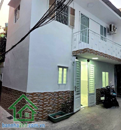 CHỈ 3,3 TỶ – HẺM 3 GÁC THÔNG - NHÀ LÔ GÓC PHẠM VĂN HAI, P3 TÂN BÌNH – 2 TẦNG MỚI ĐẸP – Ở NGAY.  Sát Nhà thờ Tân Chí Linh – gần chợ Phạm Văn Hai – Lê Văn Sỹ. Chỉ vài phút tới sân bay, Quận 3, Quận 10 