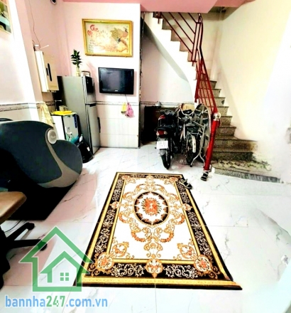 CHỈ 3,36 TỶ – TRUNG TÂM TÂN PHÚ – 3 TẦNG BTCT – 2PN 2WC – NHÀ ĐẸP Ở NGAY - PHÁP LÝ CHUẨN • Diện tích: 21m² (4m x 5.3m) – sổ vuông vức • Kết cấu: 1 trệt 2 lầu BTCT