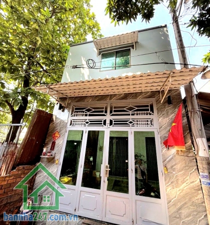 CHỈ 5,2 TỶ – HẺM 5M – QUY HOẠCH 10M – HUIWNG LỘ 2 - GẦN NGÃ TƯ BỐN XÃ - 3PN - 2WC • Diện tích: 4.2m x 12.5m • Kết cấu: 1 trệt 1 lửng • Công năng: 3 PN – 2 WC