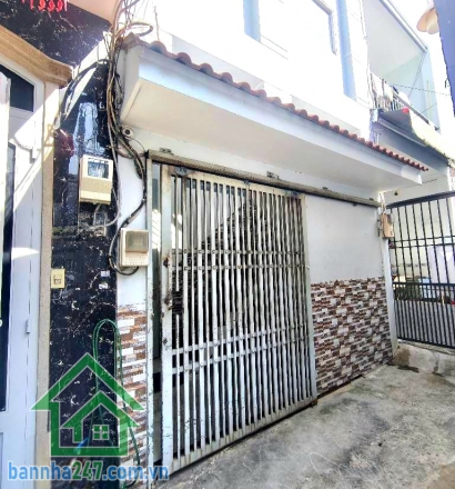 CHỈ 5,2 TỶ - NHÀ 3 TẦNG – NGAY NGÃ TƯ THOẠI NGỌC HẦU & LŨY BÁN BÍCH – DÒNG TIỀN 16,5TR/THÁNG - 3 phòng riêng biệt, mỗi phòng gồm 1 PN + 1 bếp + 1 WC - Vị trí đắc địa: Ngay ngã tư Thoại Ngọc Hầu – Lũy Bán Bích, khu dân cư sầm uất, nhu cầu thuê cao