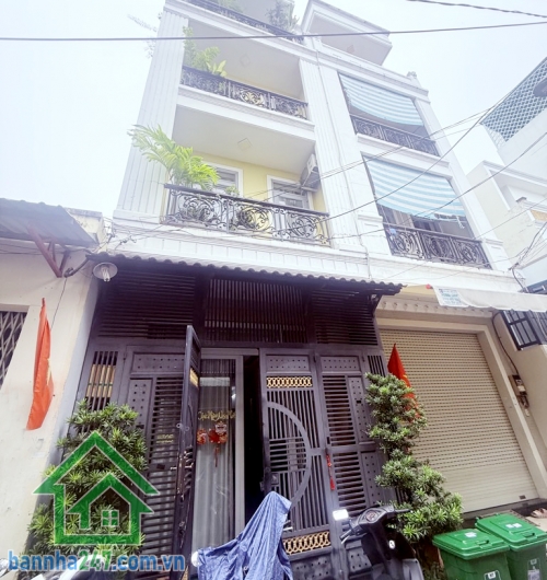 CHỈ 6,4 TỶ - BÁN NHÀ HẺM XE HƠI LÊ VĂN QUỚI – DIỆN TÍCH 60M2 – 4PN – 5WC – Diện tích: 4 x 15m vuông vức, công nhận đủ. Kết cấu: 1 trệt, 2 lầu, sân thượng, gồm 4pn + 5wc