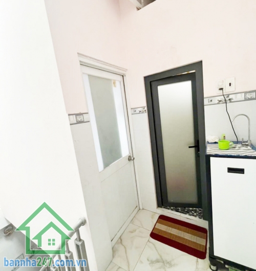 CHỈ 4,6 TỶ - NHÀ ĐẸP – 36.5m²  - 3 TẦNG – HẺM XE HƠI – ĐƯỜNG TÂN THÀNH, TÂN PHÚ - 3PN – 3WC   Diện tích: 36.5m² (4.3 x 8.5m), sổ hồng riêng, vuông vức. Kết cấu: 1 trệt, 1 lửng, 1 lầu, 3 PN, 3WC. Nhà đã sửa mới, dọn vào ở ngay.