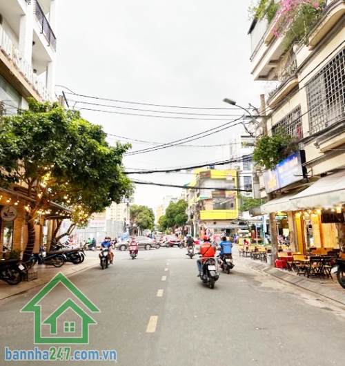 CHỈ 19.5 TỶ – MẶT TIỀN BÀU CÁT, TÂN BÌNH Cơ hội hiếm sở hữu mặt tiền ngay khu Bàu Cát – trung tâm Tân Bình. Nhà BTCT chắc chắn: 1 trệt 2 lầu + sân thượng trước sau. Công năng: 8PN, 6WC, không gian thoáng mát, sạch sẽ.