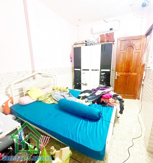 GIÁ 4.5 TỶ (TL) - NHÀ TÂN PHÚ – 56M² – 2 TẦNG – 6PN - 6WC– CHO THUÊ DÒNG TIỀN 15TR/THÁNG. * Diện tích: 56m² (4x14), sổ nở hậu nhẹ. * Kết cấu: 2 tầng kiên cố,. Tương lai ra mặt tiền công viên Hiền Vương. 
