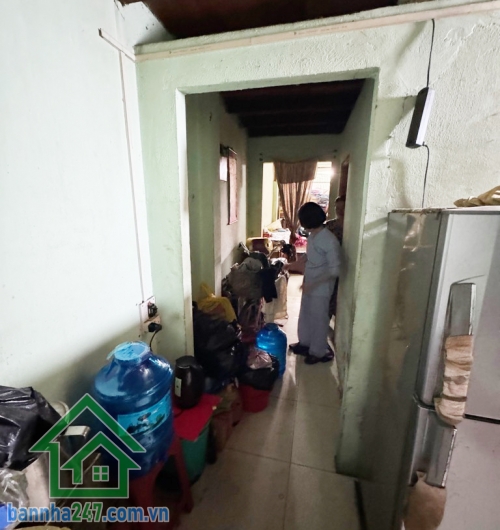 CHỈ 5.2 TỶ – MẶT TIỀN KINH DOANH TRUNG TÂM TÂN PHÚ – 55M² (4X14) – CẤP 4 Diện tích: 4 x 14m, nở hậu nhẹ. Nhà cấp 4 có lửng, hiện đang cho thuê kinh doanh tạp hóa. 