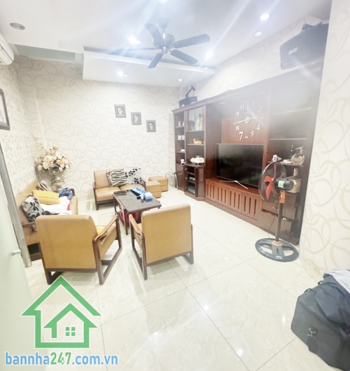CẦN BÁN NHÀ SIÊU PHẨM 5 TẦNG – NGANG 4x16 – ĐƯỜNG NHỰA 8M – NGAY NGUYỄN SƠN – TRUNG TÂM TÂN PHÚ – CHỈ 9.9 TỶ Đường trước nhà nhựa 8m, xe tải tránh thoải mái,  thông ra Nguyễn Sơn, Luỹ Bán Bích, Bàu Cát – Tân Bình.