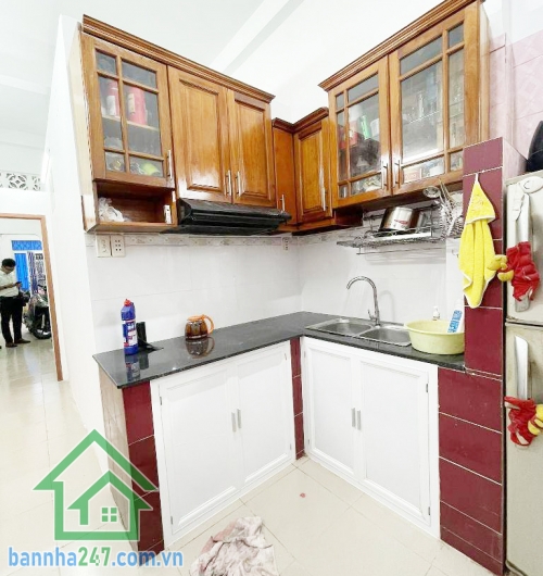 CHỈ 10,5 TỶ - NHÀ QUẬN 10 – 57M² – 4 TẦNG – 7PN – 7WC – HẺM Ô TÔ TRÁNH NHAU  Nhà xây BTCT chắc chắn, 4 tầng, phù hợp gia đình đông người hoặc khai thác cho thuê. Hẻm xe tải tránh. 