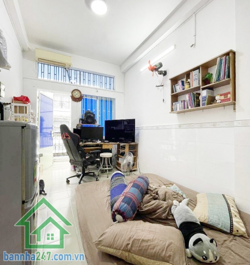 CHỈ 10,5 TỶ - NHÀ QUẬN 10 – 57M² – 4 TẦNG – 7PN – 7WC – HẺM Ô TÔ TRÁNH NHAU  Nhà xây BTCT chắc chắn, 4 tầng, phù hợp gia đình đông người hoặc khai thác cho thuê. Hẻm xe tải tránh. 
