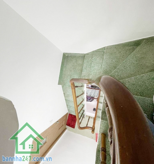 CHỈ 10,5 TỶ - NHÀ QUẬN 10 – 57M² – 4 TẦNG – 7PN – 7WC – HẺM Ô TÔ TRÁNH NHAU  Nhà xây BTCT chắc chắn, 4 tầng, phù hợp gia đình đông người hoặc khai thác cho thuê. Hẻm xe tải tránh. 