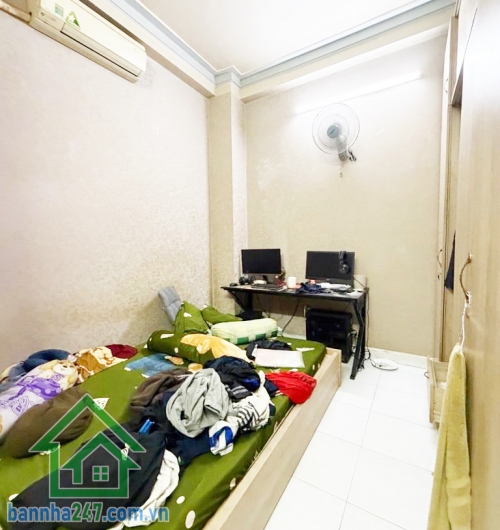 CHỈ 7.85 TỶ - NHÀ ĐẸP 3 TẦNG - HẺM XE TẢI 7M - NGAY LÊ VĂN QUỚI - NGÃ TƯ BỐN XÃ - GIÁP TÂN PHÚ - DT: 52M2 (4x13)M 4PN, 3 WC Diện tích: 52m2. SSổ riêng đẹp, hoàn công đầy đủ, mua bán công chứng nhanh. Liên hệ xem nhà: 0933 144 037