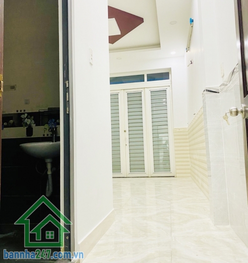 NHỈNH 6 TỶ - SIÊU PHẨM BÌNH TÂN – GIÁP TÂN PHÚ – NHÀ 2 TẦNG – 92m² – HẺM 6M - Ô TÔ VÀO NHÀ – CHỈ 7.05 TỶ Diện tích: 92m² (4 x 23m), sổ vuông vức. Kết cấu: 1 trệt, 1 lầu BTCT. 