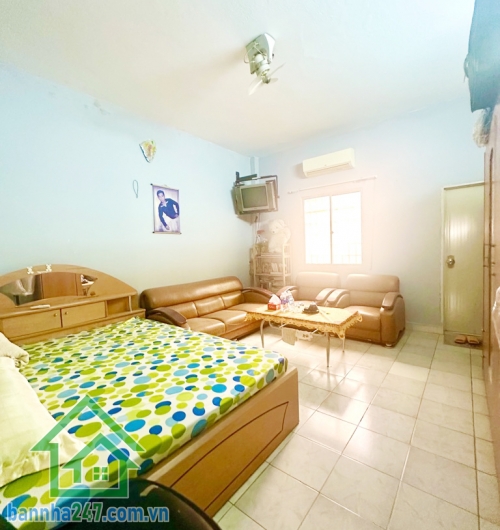 16.5 TỶ – MẶT TIỀN ĐƯỜNG 12M – KHU VIP BÀU CÁT, TÂN BÌNH -  5PN  - 4WC   DT: 71m² (4x18m), ngang đẹp chuẩn phong thủy. Kết cấu 4 tầng: trệt, 2 lầu, sân thượng.