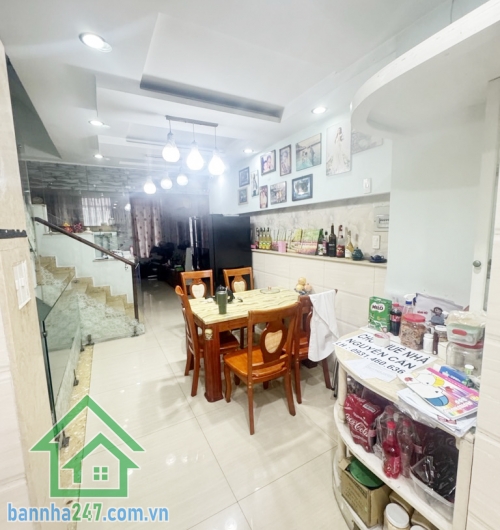 CẦN BÁN NHÀ SIÊU PHẨM 5 TẦNG – NGANG 4x16 – ĐƯỜNG NHỰA 8M – NGAY NGUYỄN SƠN – TRUNG TÂM TÂN PHÚ – CHỈ 9.9 TỶ Đường trước nhà nhựa 8m, xe tải tránh thoải mái,  thông ra Nguyễn Sơn, Luỹ Bán Bích, Bàu Cát – Tân Bình.