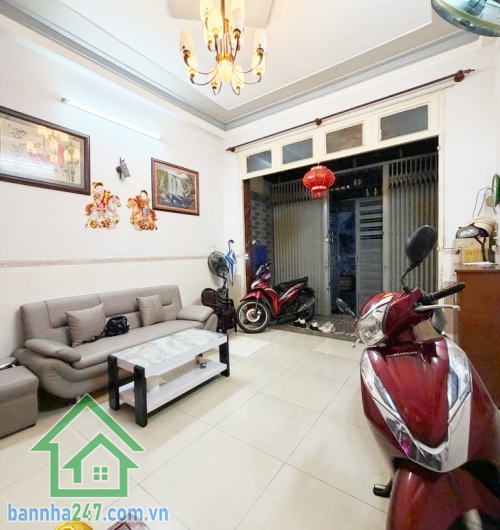 CHỈ 7.85 TỶ - NHÀ ĐẸP 3 TẦNG - HẺM XE TẢI 7M - NGAY LÊ VĂN QUỚI - NGÃ TƯ BỐN XÃ - GIÁP TÂN PHÚ - DT: 52M2 (4x13)M 4PN, 3 WC Diện tích: 52m2. SSổ riêng đẹp, hoàn công đầy đủ, mua bán công chứng nhanh. Liên hệ xem nhà: 0933 144 037