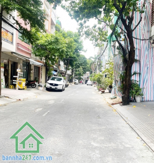 16.5 TỶ – MẶT TIỀN ĐƯỜNG 12M – KHU VIP BÀU CÁT, TÂN BÌNH -  5PN  - 4WC   DT: 71m² (4x18m), ngang đẹp chuẩn phong thủy. Kết cấu 4 tầng: trệt, 2 lầu, sân thượng.