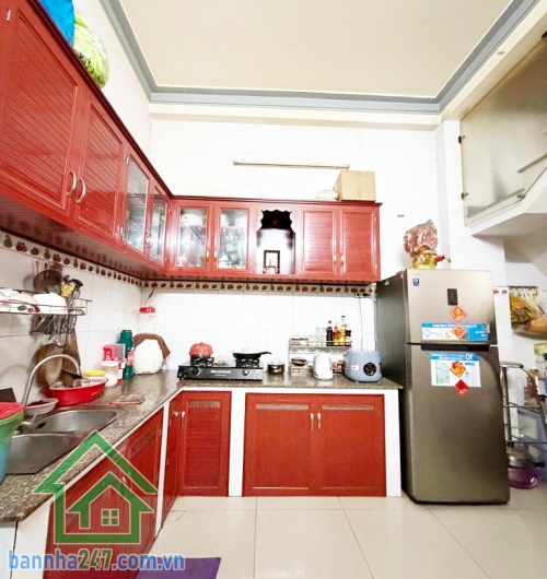 CHỈ 7.85 TỶ - NHÀ ĐẸP 3 TẦNG - HẺM XE TẢI 7M - NGAY LÊ VĂN QUỚI - NGÃ TƯ BỐN XÃ - GIÁP TÂN PHÚ - DT: 52M2 (4x13)M 4PN, 3 WC Diện tích: 52m2. SSổ riêng đẹp, hoàn công đầy đủ, mua bán công chứng nhanh. Liên hệ xem nhà: 0933 144 037