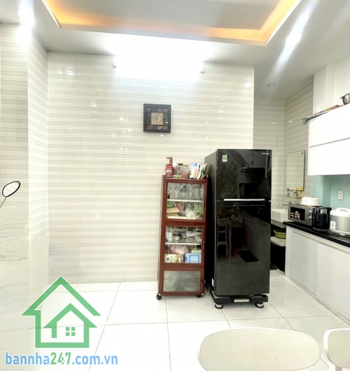 CHỈ 7,3 TỶ – NHÀ 4 TẦNG BTCT – HẺM 4M CÁCH MẠNG THÁNG TÁM - THÔNG - P.5 TÂN BÌNH – GIÁP QUẬN 10 – KHU SÂN BAY - 4 PN – 3 WC Diện tích: 46m² (4,4m x 10m) – vuông vức