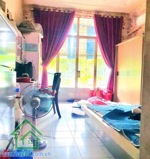 CHỈ 22,5 TỶ – MTKD TRƯƠNG CÔNG ĐỊNH – KHU VIP BÀU CÁT – TÂN BÌNH - VỊ TRÍ ĐẮC ĐỊA – 62M² – NHÀ 5 TẦNG – 6PN – 5WC – KHAI THÁC DÒNG TIỀN Kết cấu: 5 Tầng: 1 trệt – 1 lửng – 3 lầu, BTCT kiên cố. • Tổng 6 phòng ngủ – 5 WC • 2 tầng dưới đang cho thuê 25 triệu/