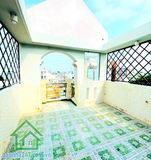 CHỈ 6,3 TỶ – NHÀ MỚI 4 TẦNG – DT 50M² – HXH THÔNG LÔ TƯ, BÌNH TÂN - 4PN – 3WC DT: 4 x 12,5m (50m²) Kết cấu: 1 trệt 3 lầu – BTCT vững chắc 4PN – 3WC – phòng thờ...