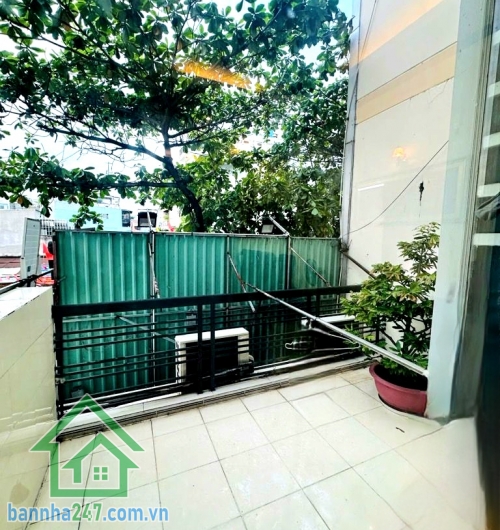 CHỈ 16,5 TỶ – SIÊU PHẨM MTKD GÒ DẦU – TRUNG TÂM TÂN PHÚ - 4 TẦNG – SỔ VUÔNG – HOÀN CÔNG ĐỦ – DÒNG TIỀN SẴN - 3 PN – 4 WC Diện tích: 4m x 19m – vuông vức, đẹp
