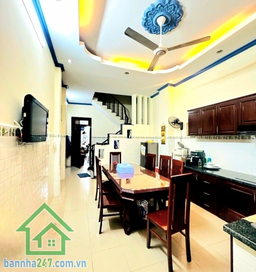 CHỈ 16,5 TỶ – SIÊU PHẨM MTKD GÒ DẦU – TRUNG TÂM TÂN PHÚ - 4 TẦNG – SỔ VUÔNG – HOÀN CÔNG ĐỦ – DÒNG TIỀN SẴN - 3 PN – 4 WC Diện tích: 4m x 19m – vuông vức, đẹp