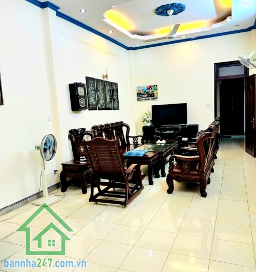 CHỈ 16,5 TỶ – SIÊU PHẨM MTKD GÒ DẦU – TRUNG TÂM TÂN PHÚ - 4 TẦNG – SỔ VUÔNG – HOÀN CÔNG ĐỦ – DÒNG TIỀN SẴN - 3 PN – 4 WC Diện tích: 4m x 19m – vuông vức, đẹp