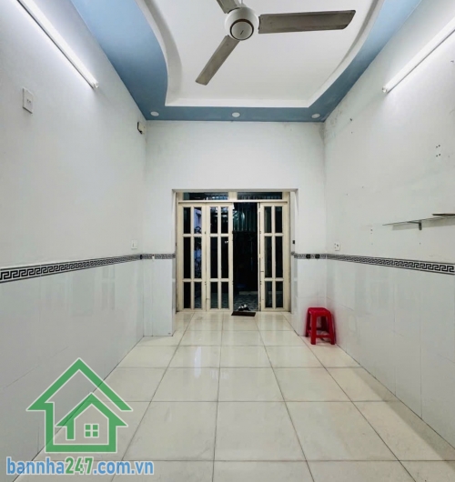 CHỈ 4,45 TỶ – HXH 4M THÔNG – KHU VIP TÂN PHÚ – 3PN – CÓ DÒNG TIỀN • Diện tích: 40m² • Kết cấu: 1 trệt – 1 lửng – 1 lầu • Công năng: 3 PN – 3 WC • Có sân để xe rộng rãi
