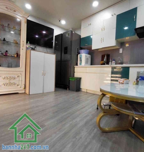 NHÀ ĐẸP HẺM XE TẢI ĐỒNG HỒ – NGANG HƠN 6M HIẾM GẶP – Ở NGAY – KINH DOANH TỐT – CHỈ 6,4 TỶ TL