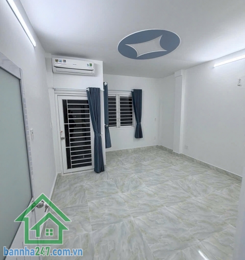 CHỈ 5,3 TỶ – NHÀ RIÊNG TRUNG TÂM TÂN BÌNH – CÁCH SÂN BAY CHỈ VÀI PHÚT – 40M² – 2PN, 3WC 
