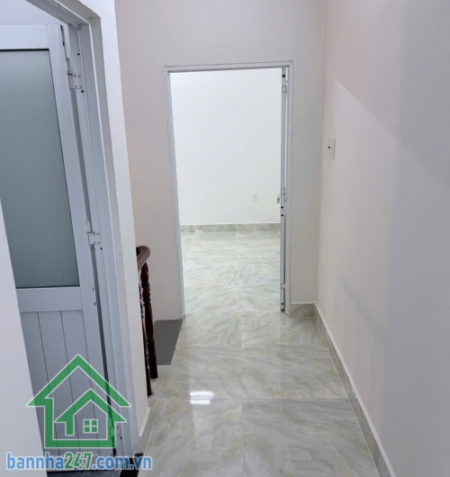 CHỈ 5,3 TỶ – NHÀ RIÊNG TRUNG TÂM TÂN BÌNH – CÁCH SÂN BAY CHỈ VÀI PHÚT – 40M² – 2PN, 3WC 