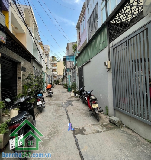 CHỈ 6,8 TỶ - HẺM 4M THÔNG – GIÁP TÂN PHÚ - DT: 65.5M² - NHÀ 3 TẦNG BTCT – (6,75 x 9,47)M – GẦN NGÃ TƯ BỐN XÃ - 4PN KHÉP KÍN - 5 WC