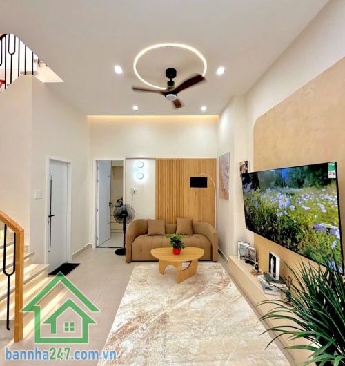 CHỈ 6,39 TỶ THƯƠNG LƯỢNG – NGANG HƠN 8M – NHÀ ĐẸP 2 TẦNG – TẶNG NỘI THẤT – XE HƠI ĐỖ CỬA – TRUNG TÂM TÂN BÌNH
