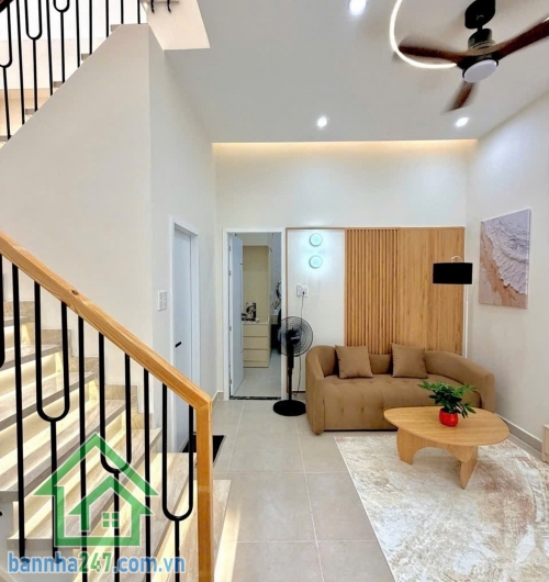 CHỈ 6,39 TỶ THƯƠNG LƯỢNG – NGANG HƠN 8M – NHÀ ĐẸP 2 TẦNG – TẶNG NỘI THẤT – XE HƠI ĐỖ CỬA – TRUNG TÂM TÂN BÌNH