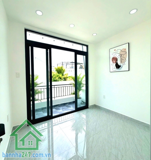 CHỈ 5,95 TỶ – HUỲNH VĂN BÁNH PHÚ NHUẬN – 5 TẦNG BTCT – 100M² – 3PN 4 WC – SÂN THƯỢNG VIEW ĐẸP
