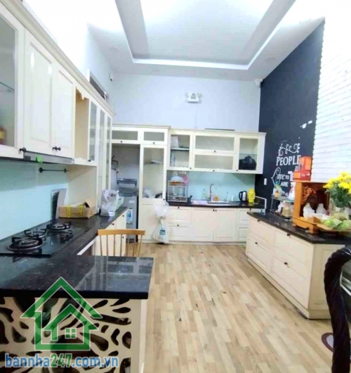 CHỈ 13,5 TỶ – HXH 5M THẲNG 1 TRỤC – 3 CĂN RA MẶT TIỀN – 76M² – 4 TẦNG  BTCT - 7PN - 7WC – DÒNG TIỀN 30TR/THÁNG